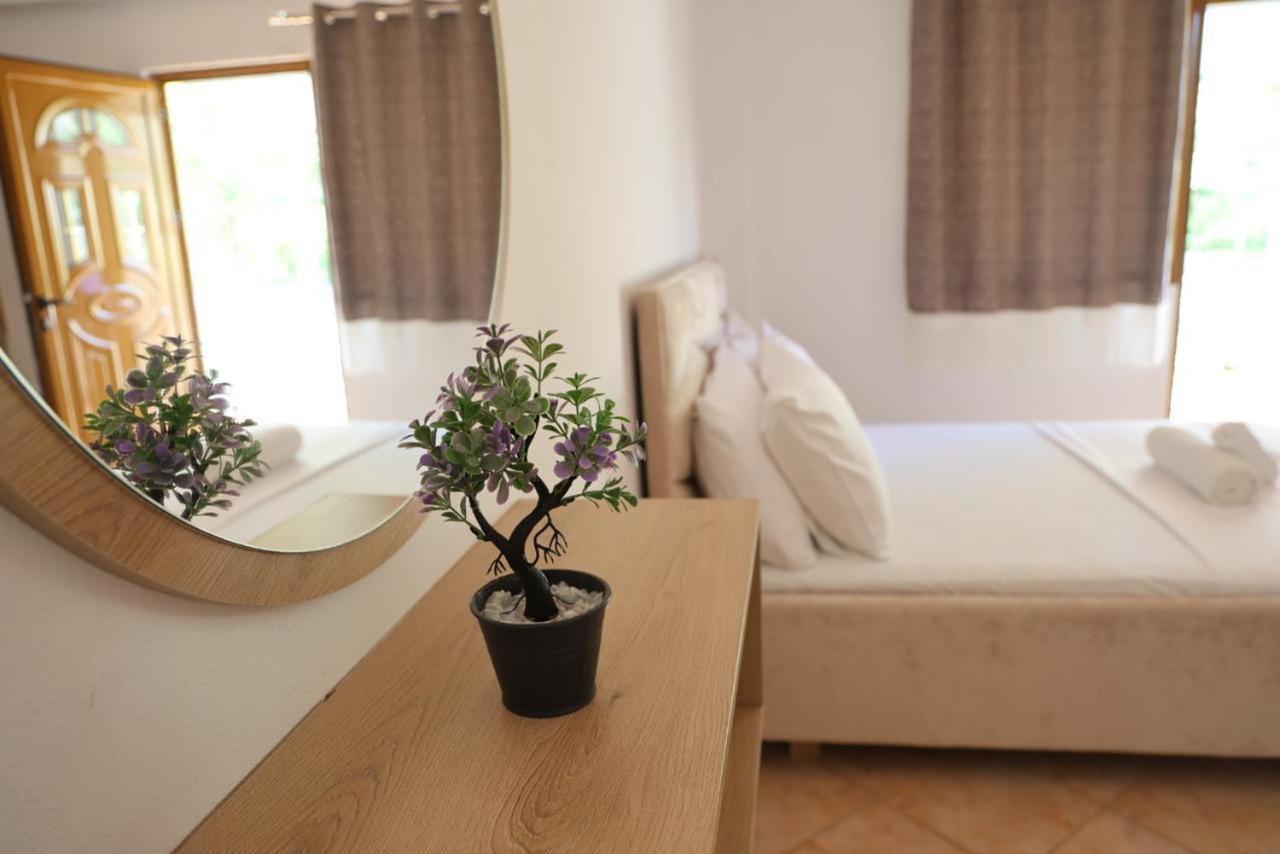 Apartments Villa Luti Stjar Luaran gambar