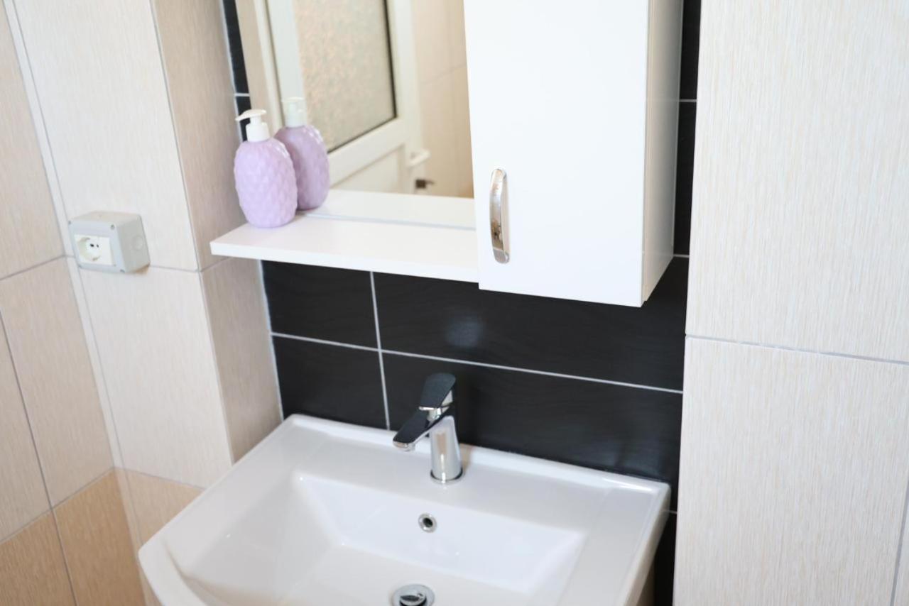 Apartments Villa Luti Stjar Luaran gambar