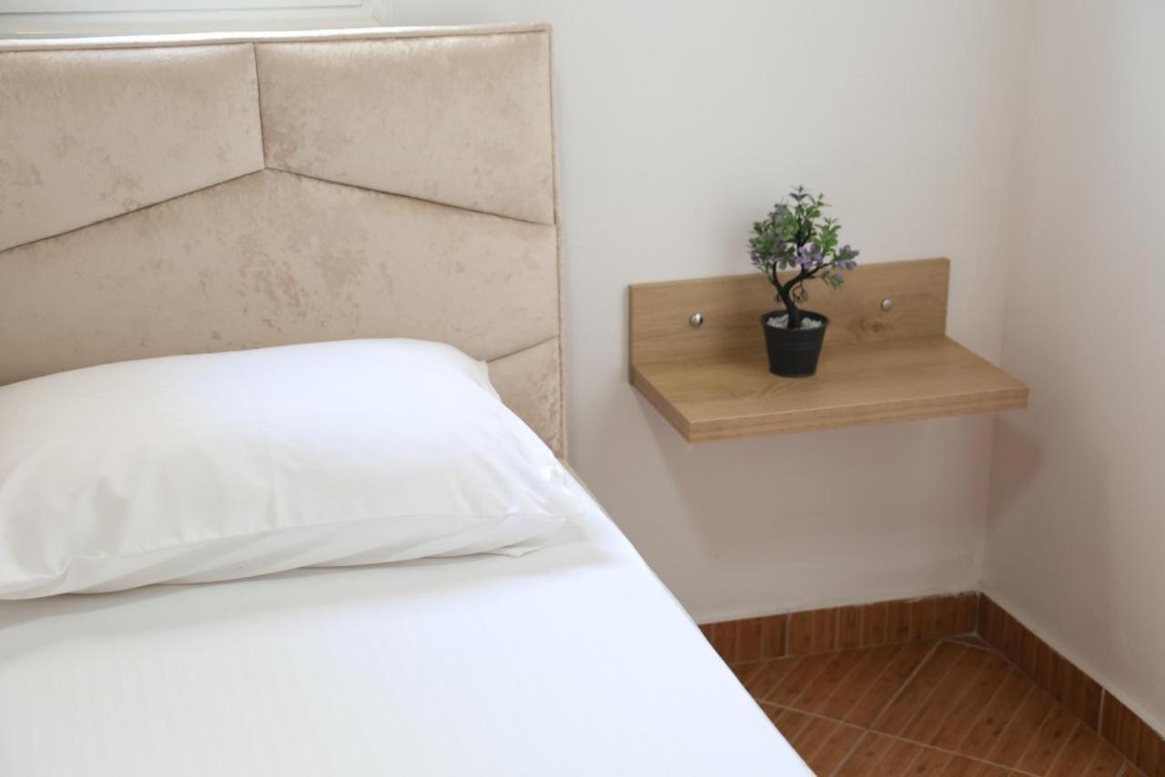 Apartments Villa Luti Stjar Luaran gambar